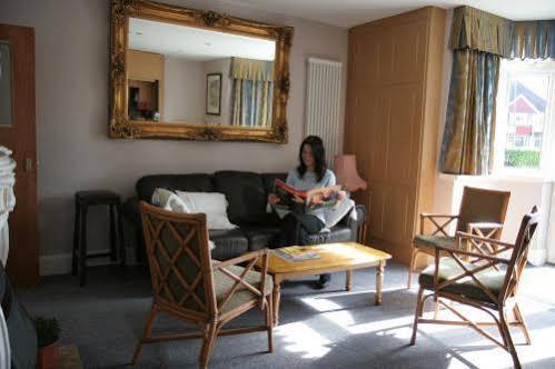 Heath Lodge Hotel Nr Nec Бекенхил Екстериор снимка