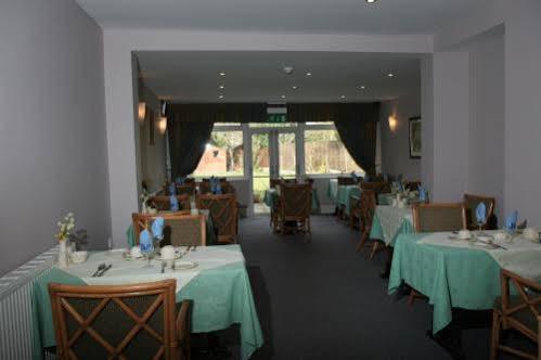 Heath Lodge Hotel Nr Nec Бекенхил Екстериор снимка